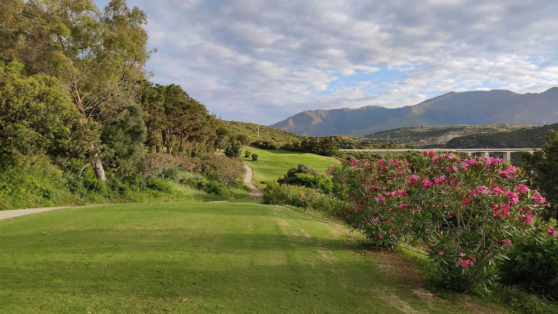 Las Mesas 1A 埃斯特波纳 公寓